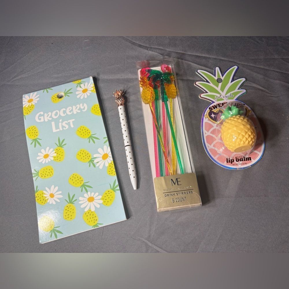 4 pc New Pineapple Theme Bundle NWT